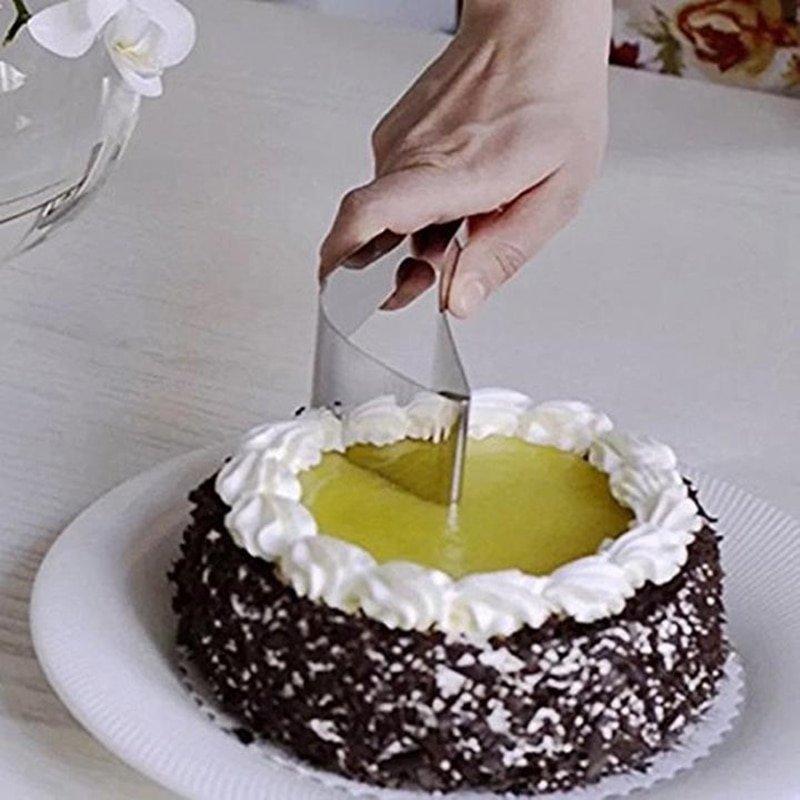 CAKE SLICER - CLEANLY CUT YOUR CAKE INTO PERFECT SLICES