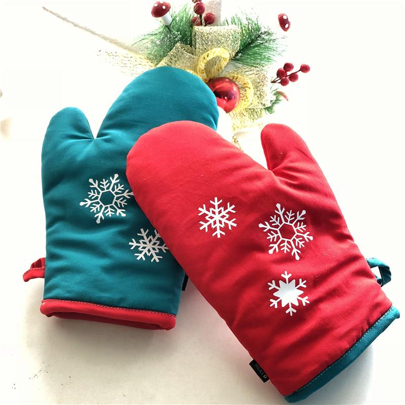 Christmas gift heat insulation and anti-scald gloves